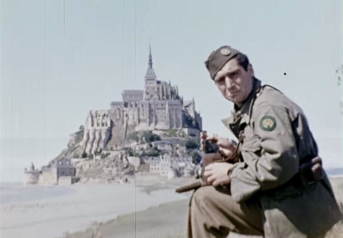 robert-capa-devant-mont-saint-michel-1944-jack-lieb