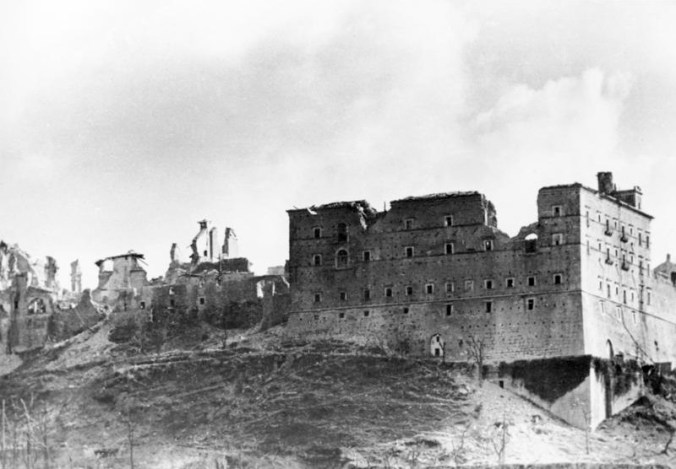 bundesarchiv_bild_146-2005-0004_italien_monte_cassino