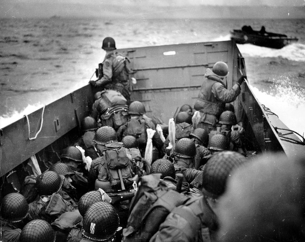 1024px-Omaha_Beach_Landing_Craft_Approaches