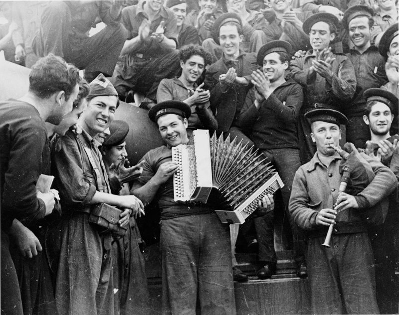 STUTTGART DEDICA MUESTRA A GERDA TARO, FOTÓGRAFA DE GUERRA Y PAREJA DE CAPA