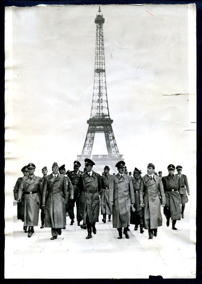 paris-france-city-of-love-under-german-nazi-occupation-german-men-with-french-women-709