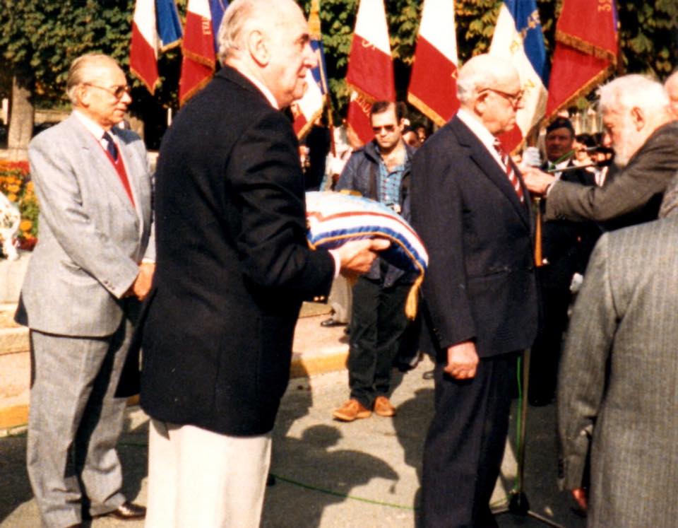 recibiendo la legión de honor